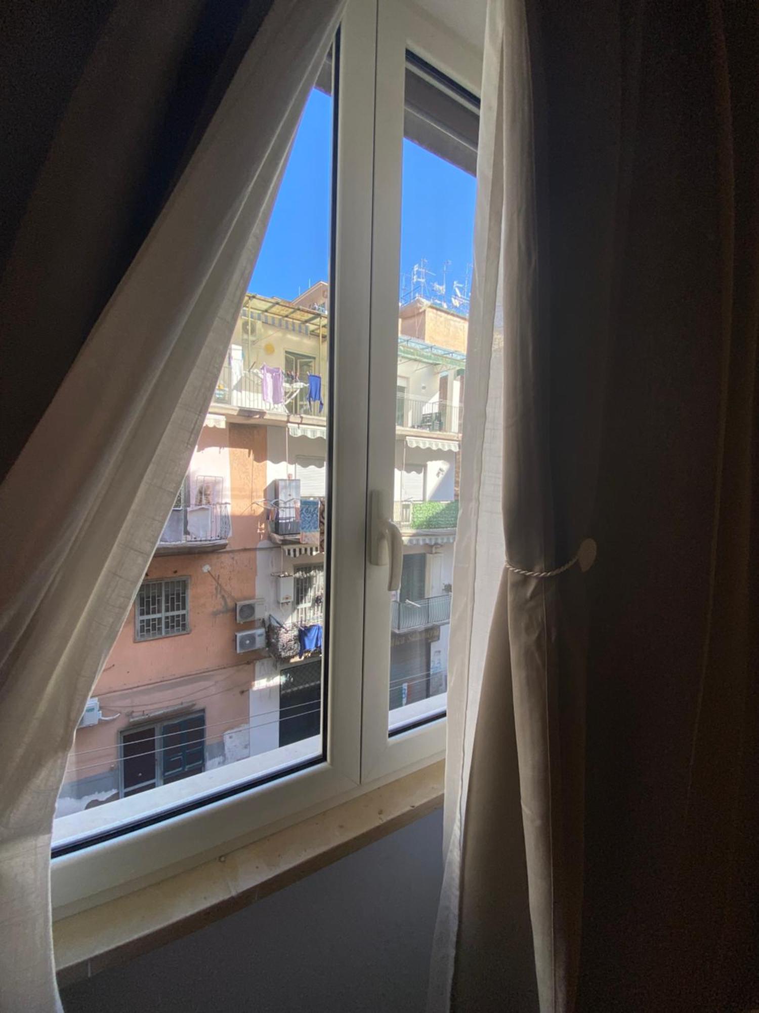 La Dimora Di Marti " Vicino Al Centro Storico Di Napoli" Bed and Breakfast Buitenkant foto